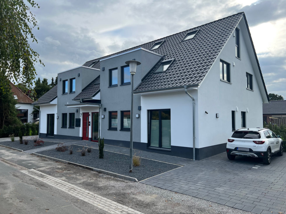 Hochwertige Maisonette-Wohnung mit Balkon, Rollläden und Fußbodenheizung Hochwertige Maisonette-Wohnung mit Balkon, Rollläden und Fußbodenheizung